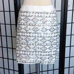 Banana Republic 100% linen skirt. Size 2P.